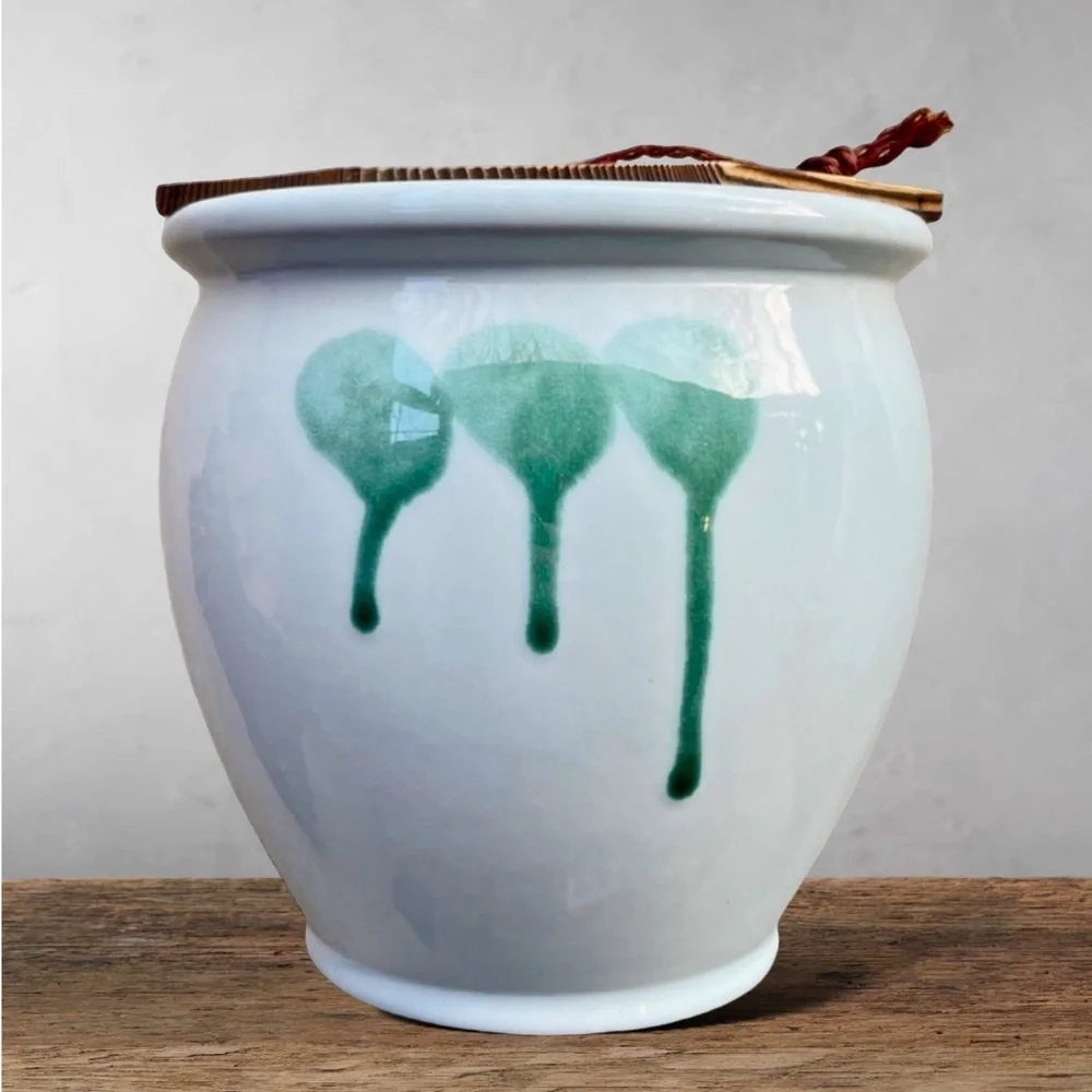 Tokoname Ware Hisamatsu Kiln Urn Vase with Wooden Lid - Picture 7 of 15